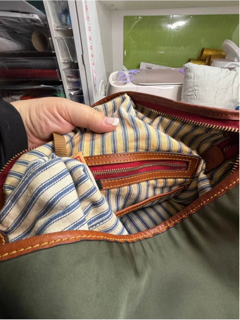 Dooney & Bourke this pre